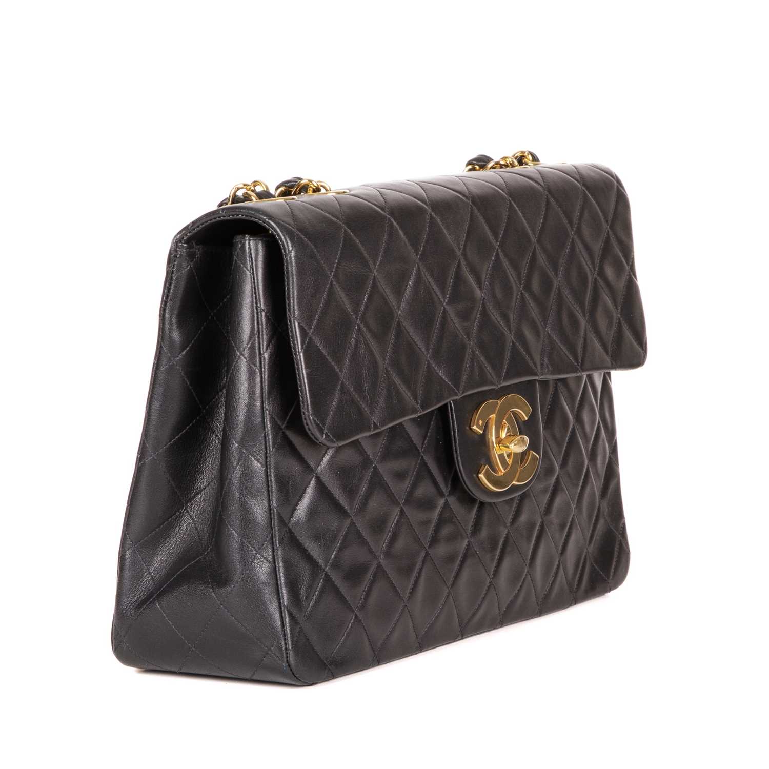 Chanel, a vintage Maxi Single Flap handbag, designed with a diamond quilted black leather - Bild 3 aus 4