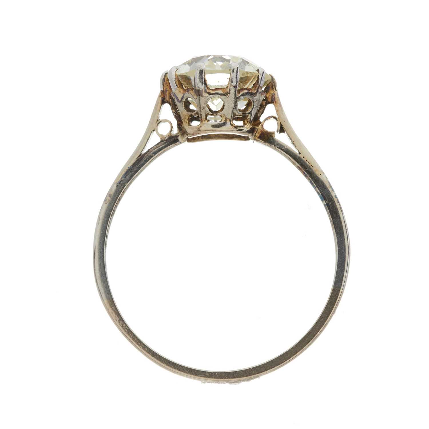 An early 20th century old-cut diamond single-stone ring - Image 2 of 3