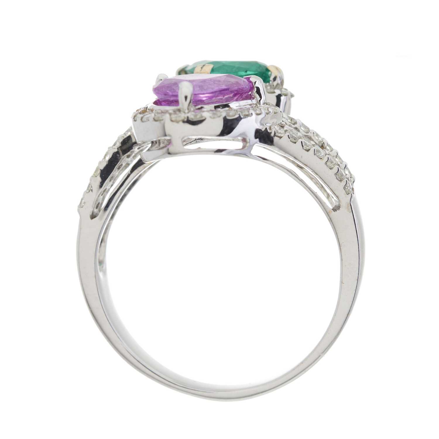 An 18ct gold pink sapphire, emerald and diamond crossover dress ring - Image 2 of 3