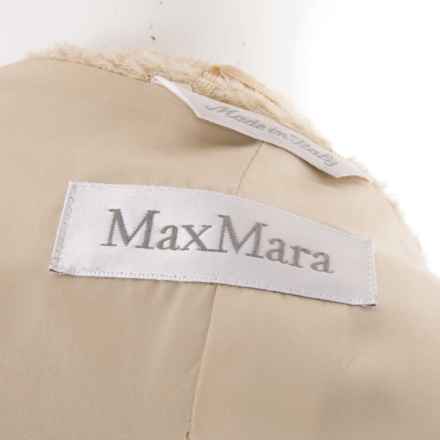 Max Mara, a ladies' wool alpaca coat, featuring a notched lapel collar, button fastening and two - Image 3 of 3