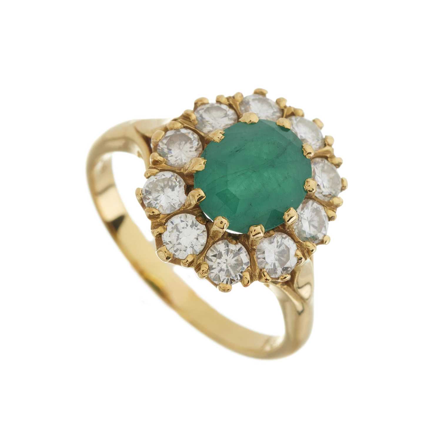 An 18ct gold emerald and diamond cluster ring - Bild 3 aus 3