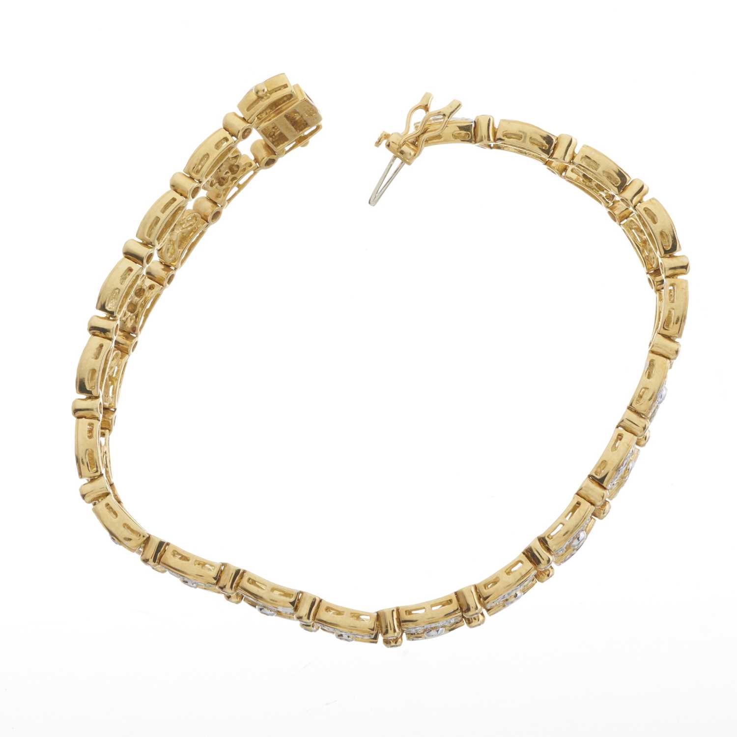 An 18ct gold diamond floral cluster bracelet - Image 2 of 2