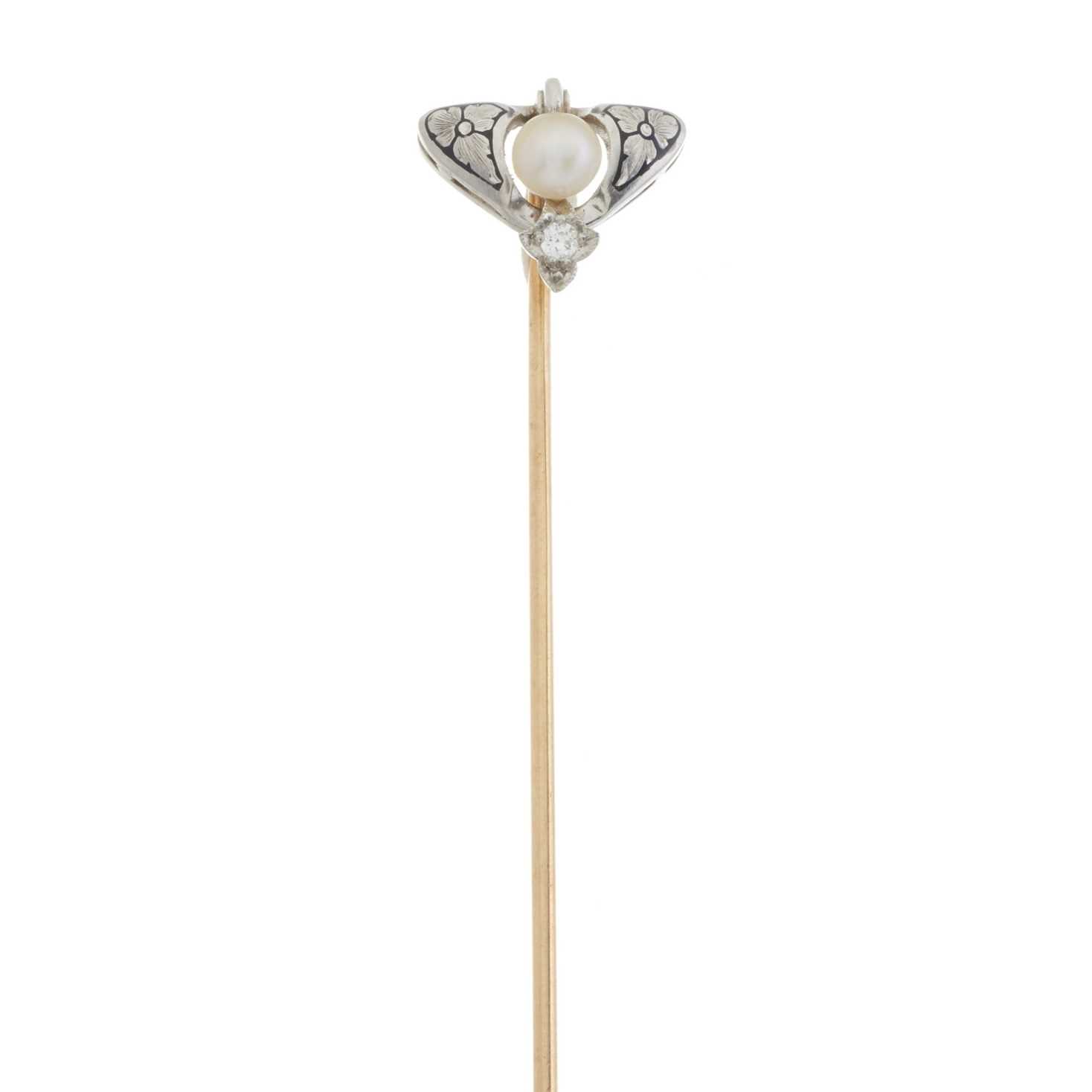 A Belle Epoque platinum and gold, pearl and diamond stickpin