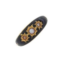 An early 20th century 18ct gold enamel and split pearl mourning ring