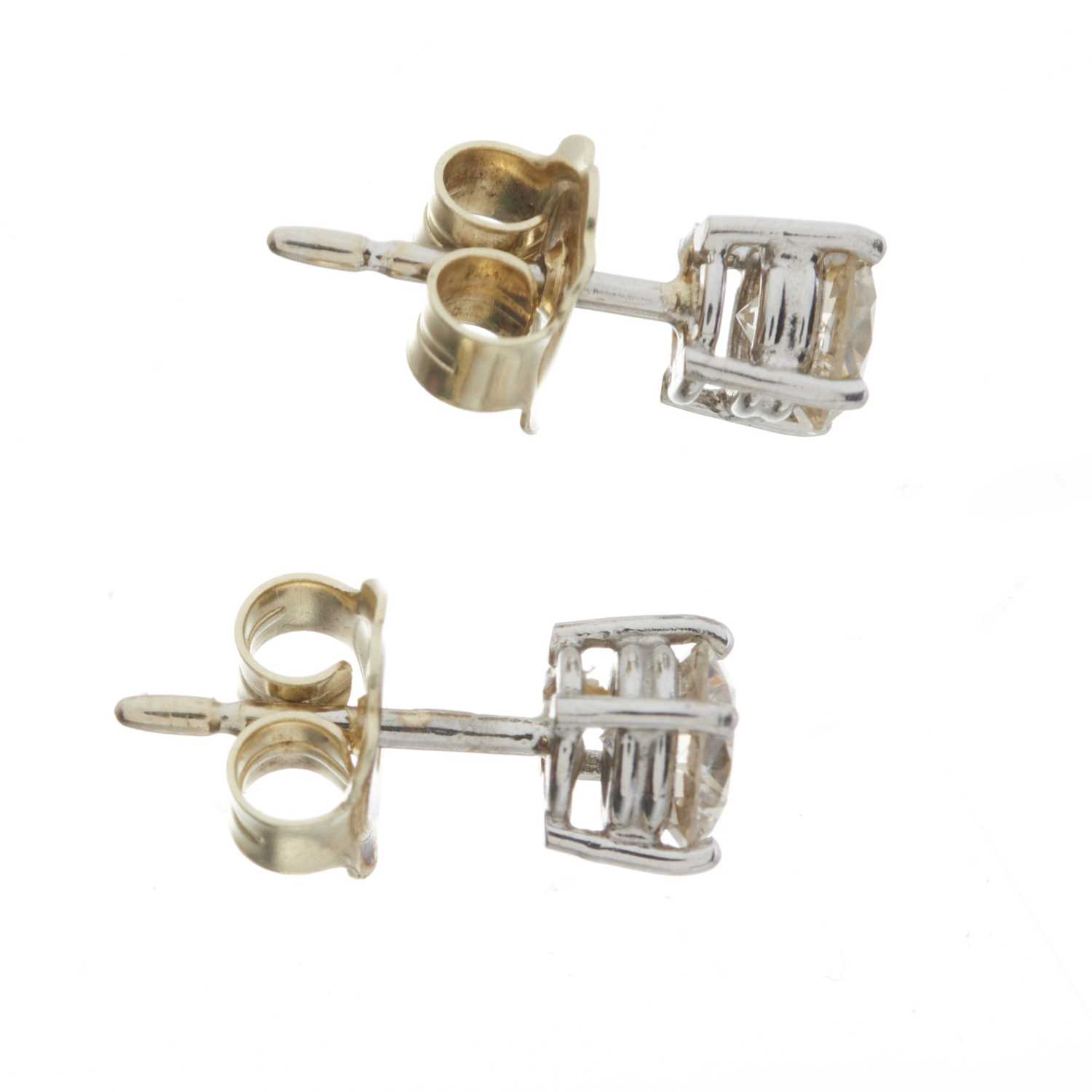 A pair of 18ct gold diamond stud earrings - Bild 2 aus 2