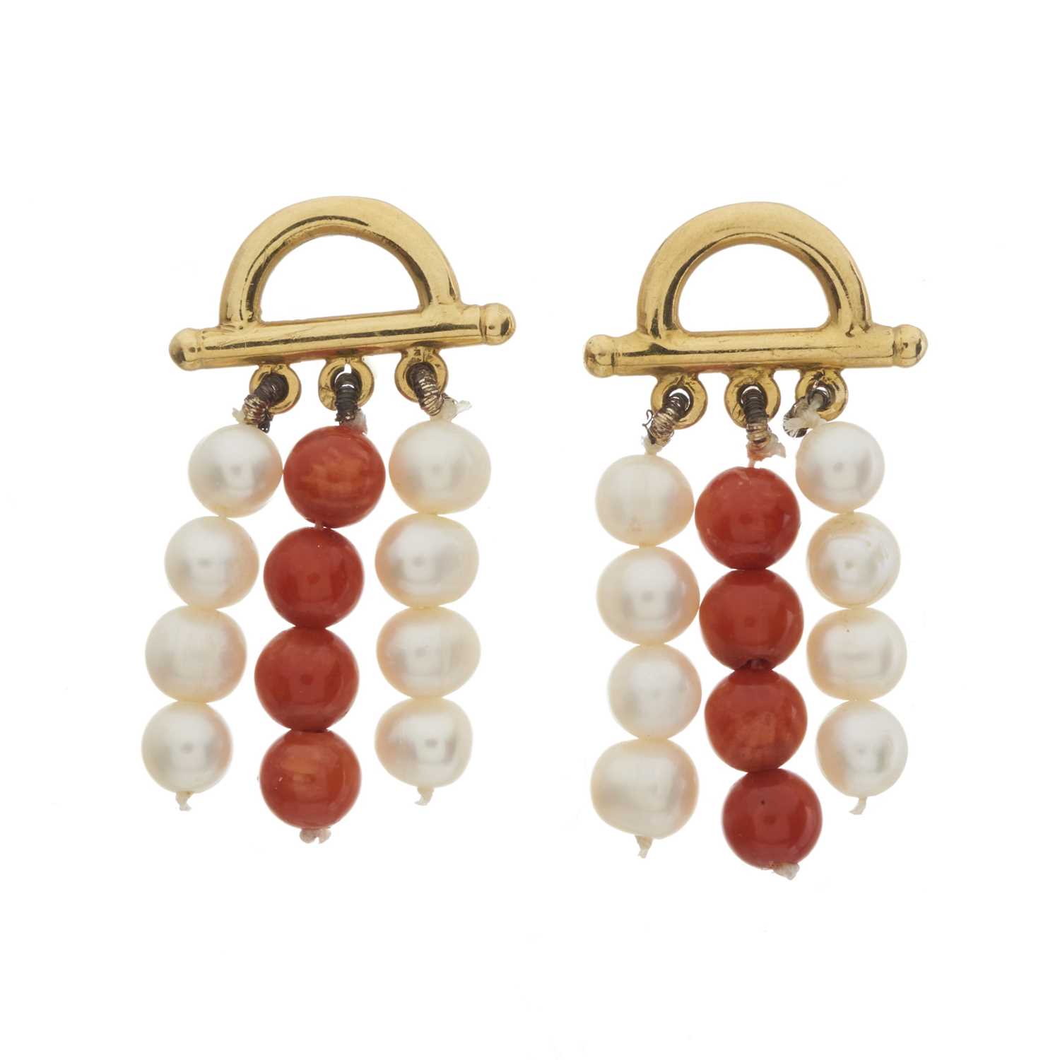 A set of 18ct gold coral and pearl jewellery - Image 4 of 5