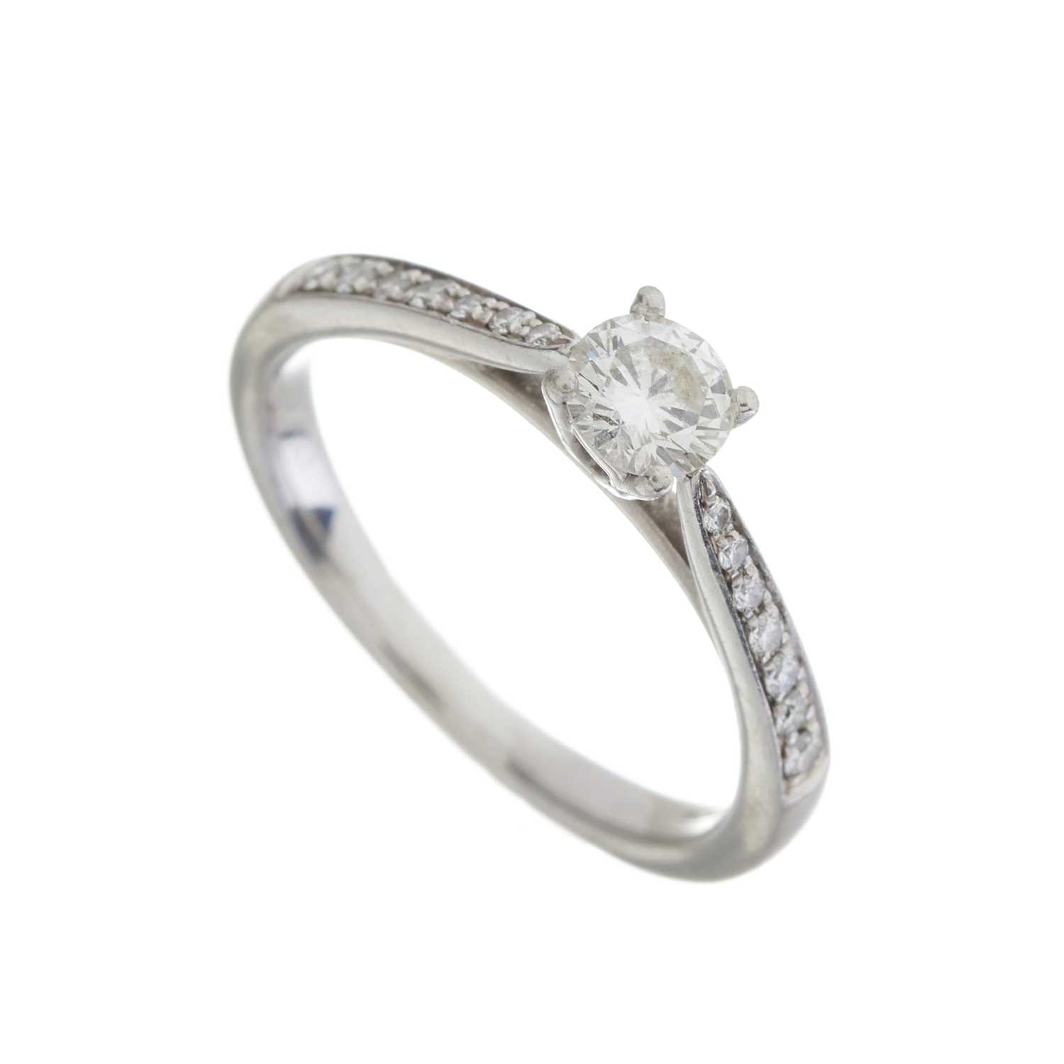 A platinum diamond single-stone ring - Bild 3 aus 3