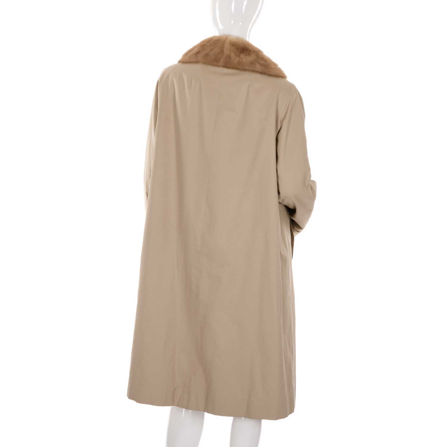 Aquascutum, an Aqua 5 ladies' beige trench coat, featuring a pastel mink fur collar, front button - Image 2 of 4