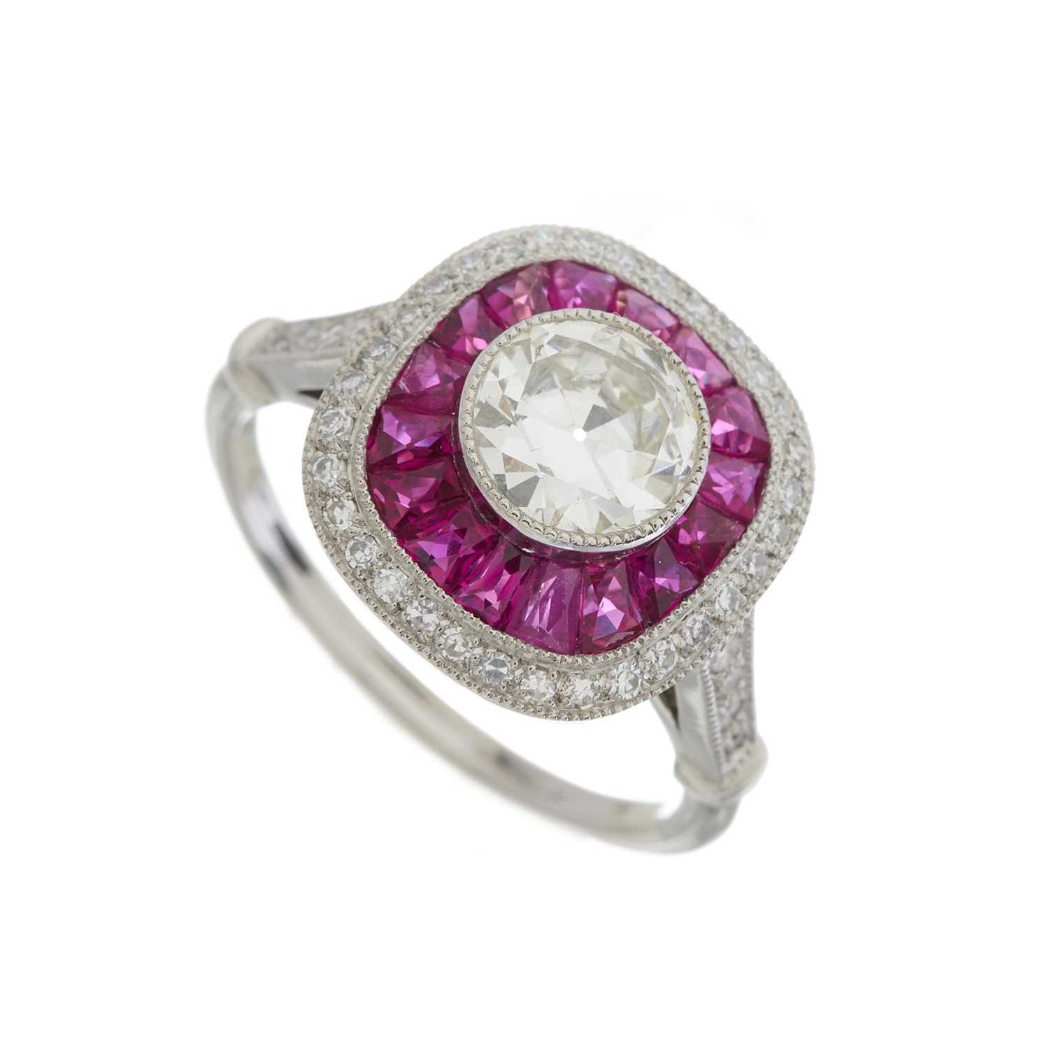 A platinum diamond and ruby cluster dress ring - Bild 3 aus 3
