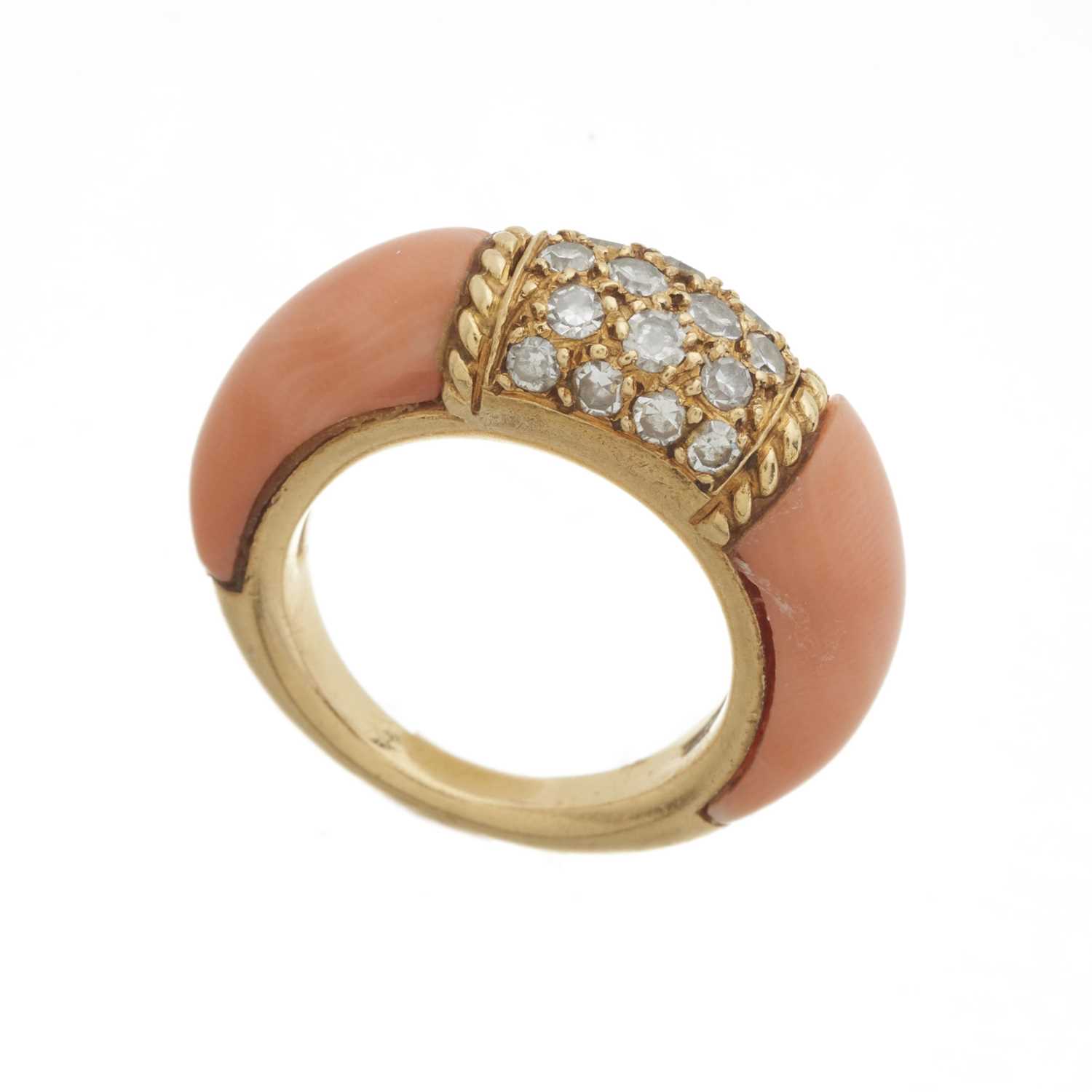 Van Cleef & Arpels, a vintage 18ct gold coral and diamond Philippine ring - Image 3 of 3