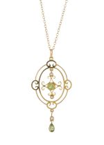 An Edwardian 9ct gold peridot and pearl pendant, with chain