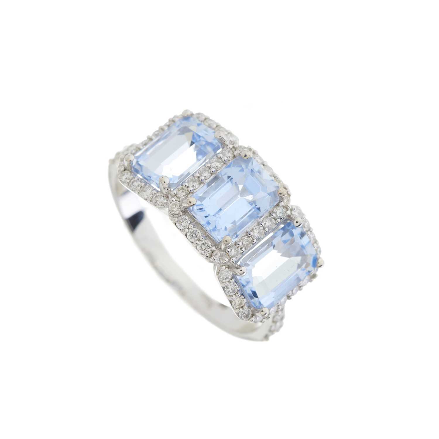 An 18ct gold aquamarine and diamond dress ring - Bild 3 aus 3