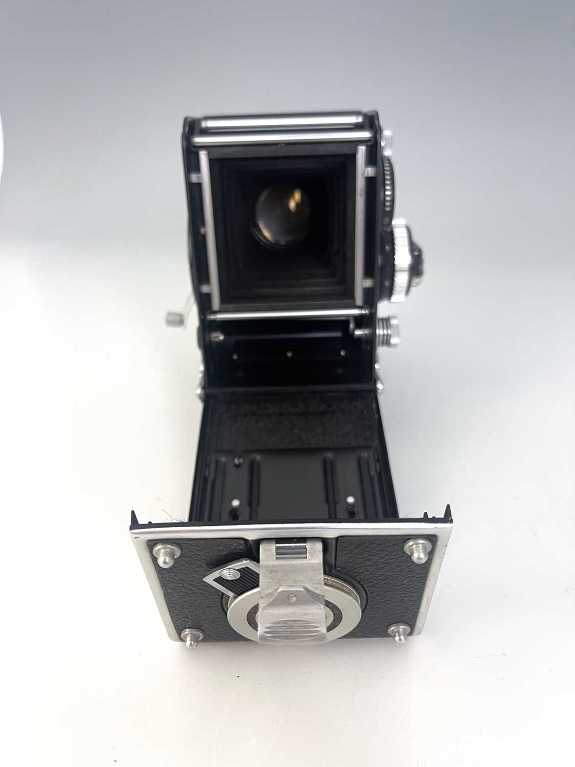 A Rollei Rolleiflex 2.8F camera, Franke & Heidecke, DBP Serial No. 2434078, in an outer protective - Image 5 of 5