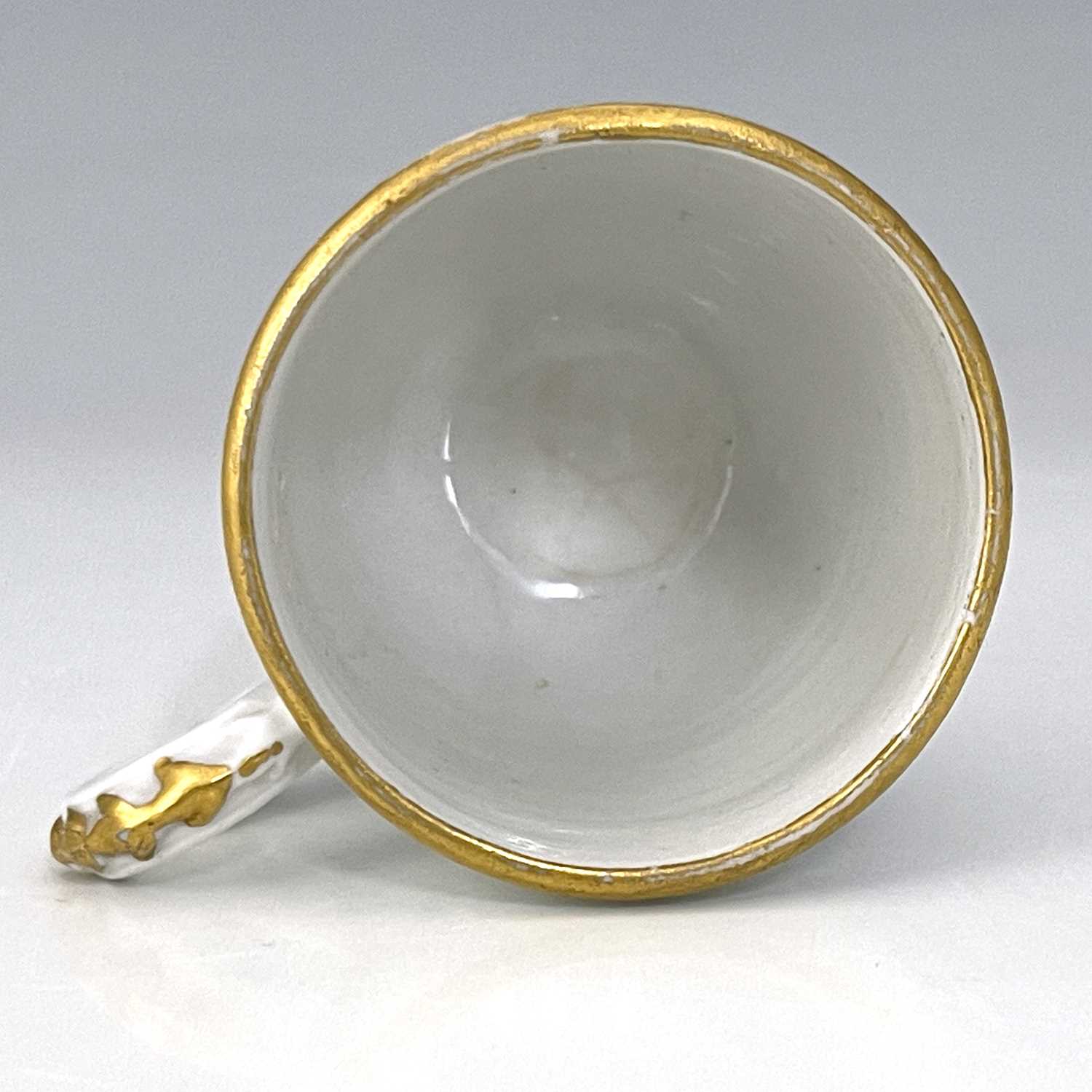 A Bristol porcelain coffee cup, cross mark, circa 1770, rattan moulded border above blue - Image 6 of 6