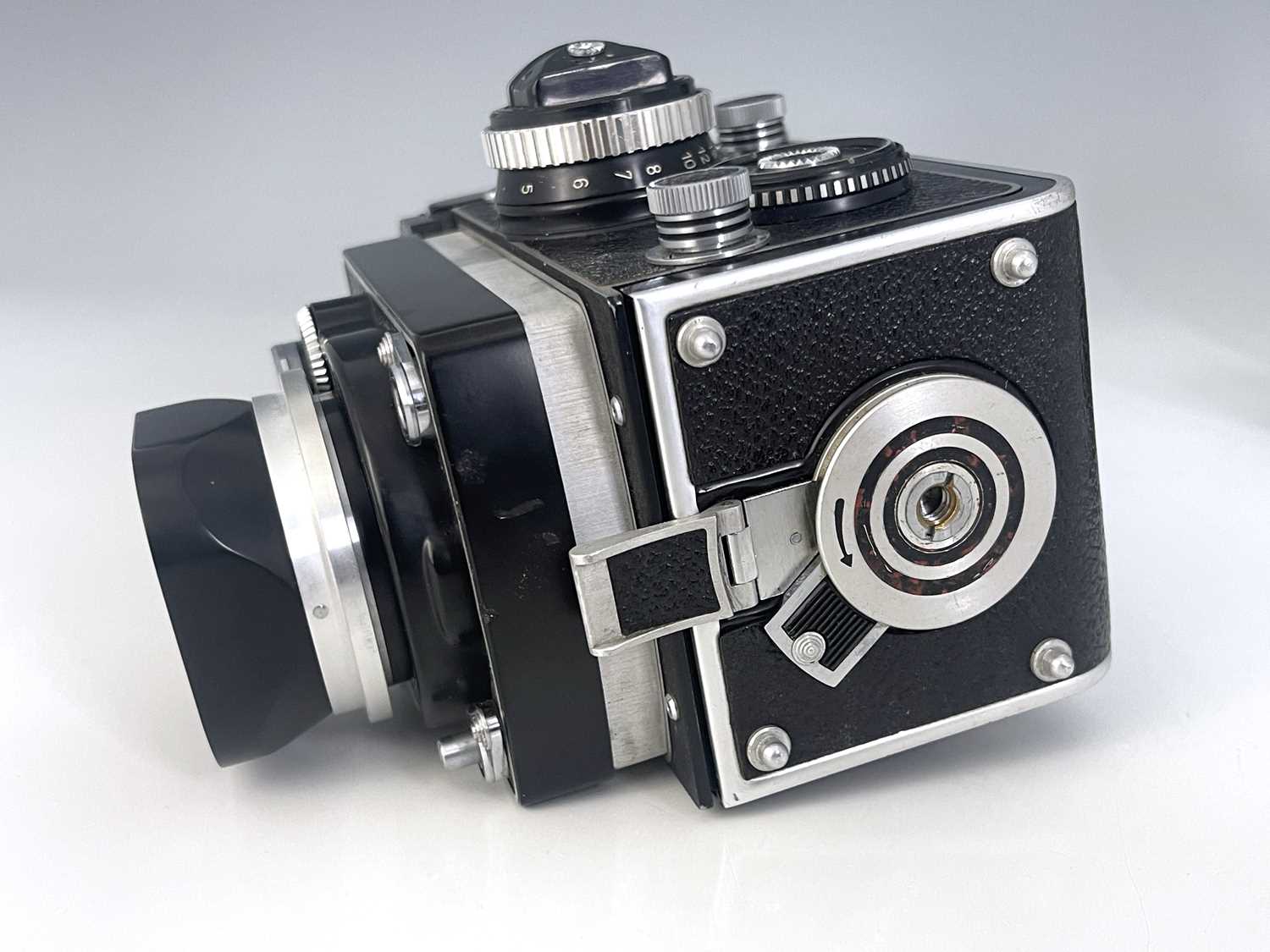 A Rollei Rolleiflex 2.8F camera, Franke & Heidecke, DBP Serial No. 2434078, in an outer protective - Image 4 of 5