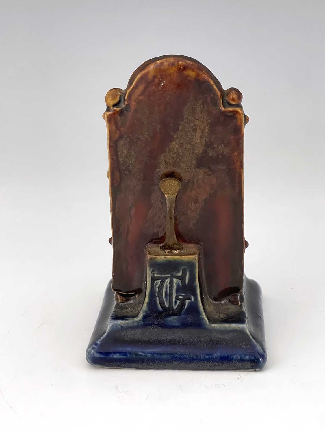 George Tinworth for Doulton Lambeth, a stoneware figural menu holder, modelled as a child playing - Bild 2 aus 6