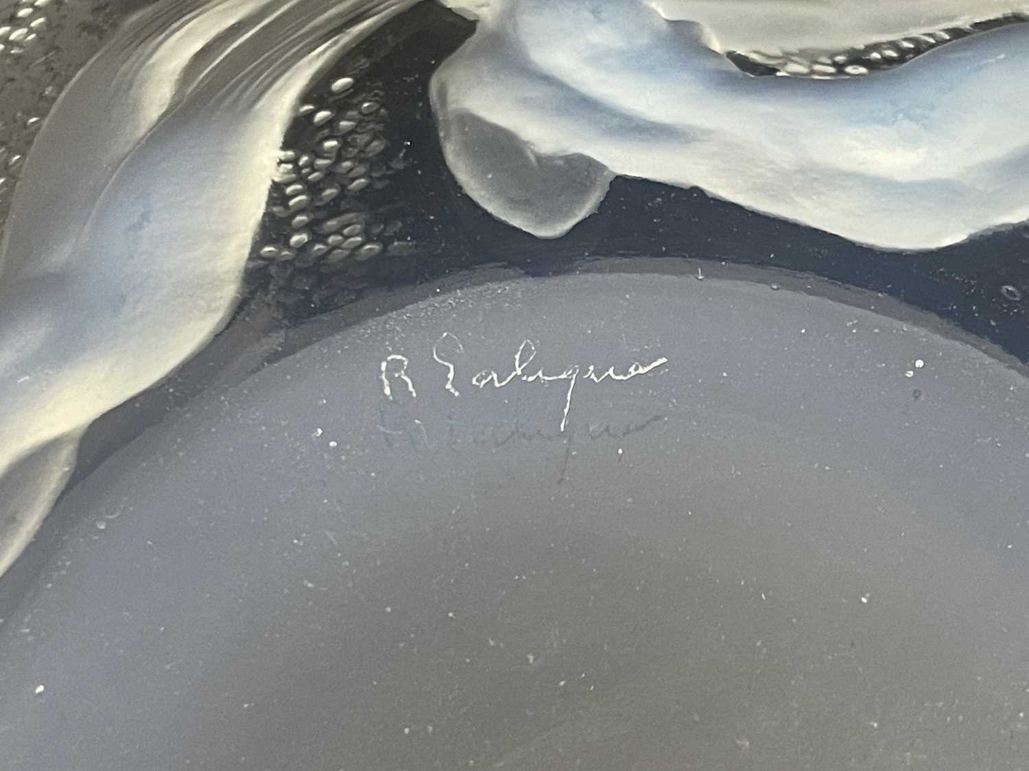 Rene Lalique, an Ondines opalescent glass plate, model 3003, designed circa 1921, frosted and - Bild 4 aus 5