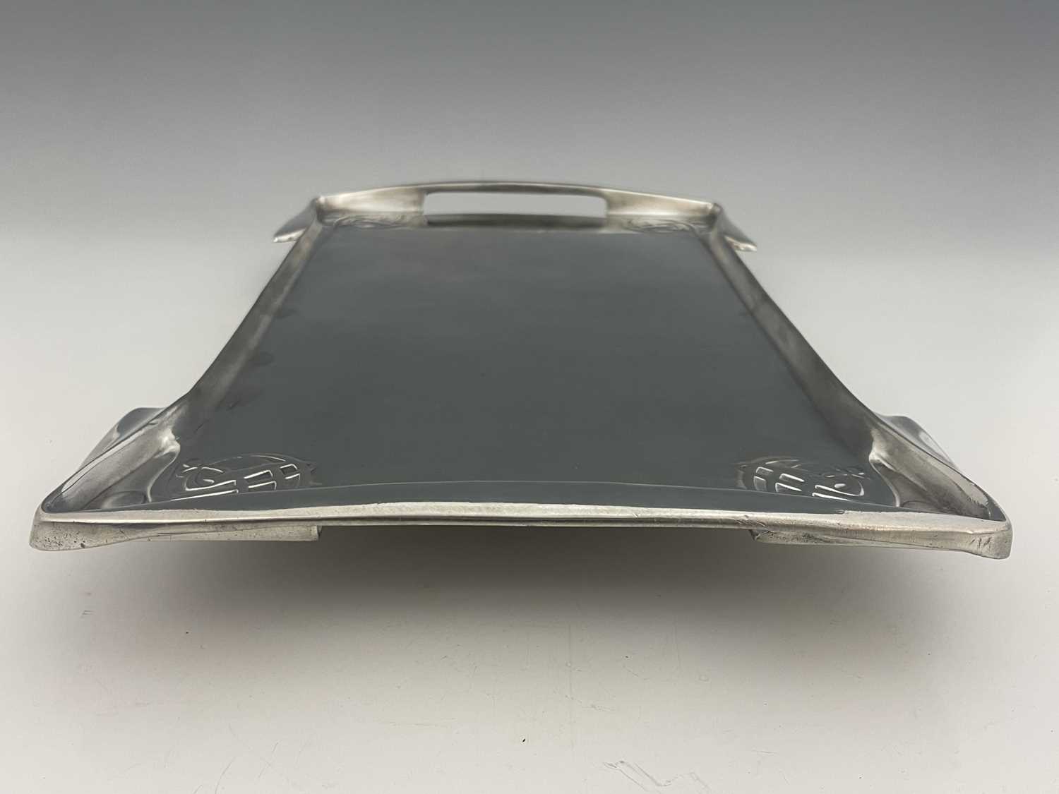 Archibald Knox for Liberty & Co, a Tudric pewter tray, circa 1905, with integral handles, - Bild 6 aus 8