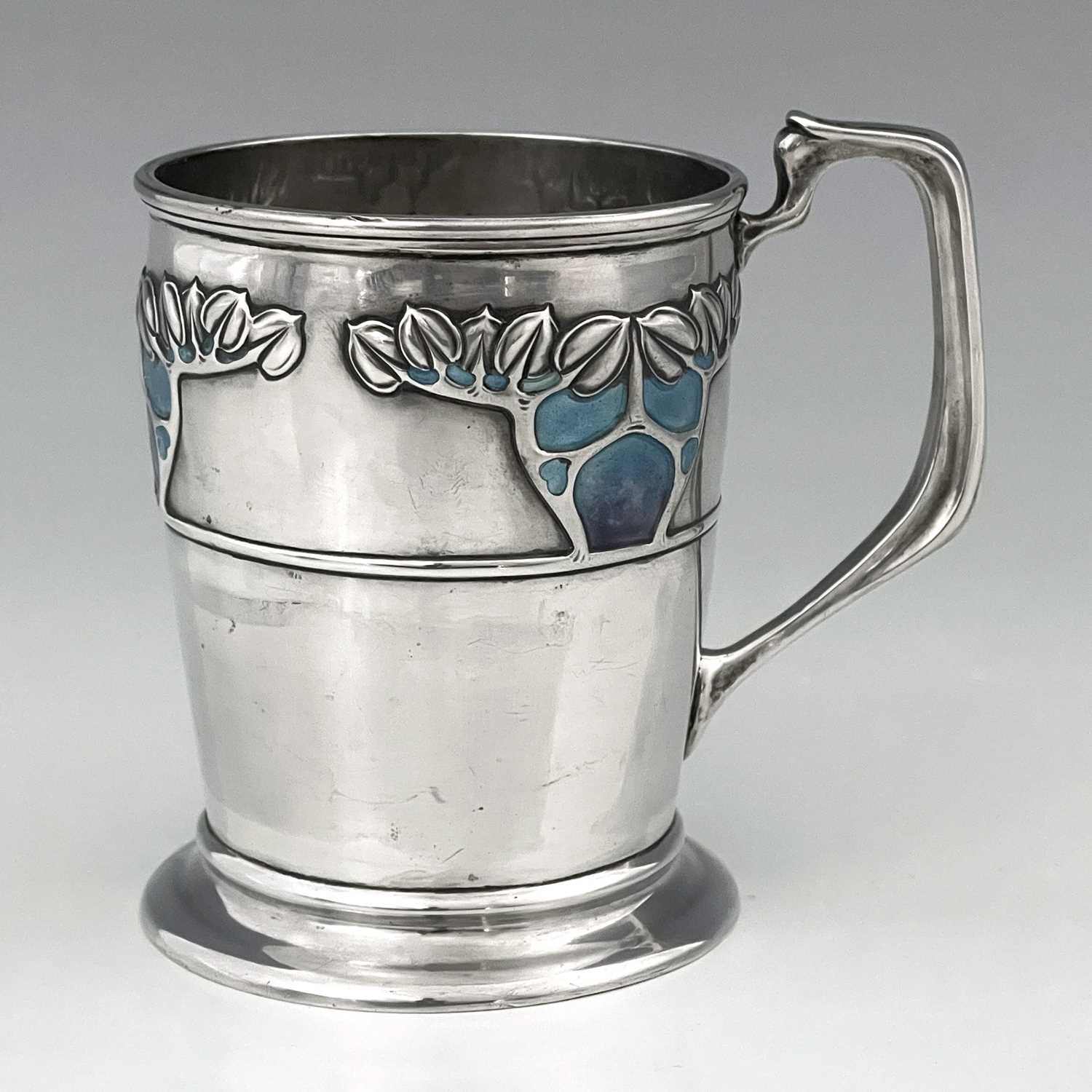 Kate Harris for William Hutton and Sons, an Arts and Crafts silver and enamelled mug, London 1903, - Image 2 of 6