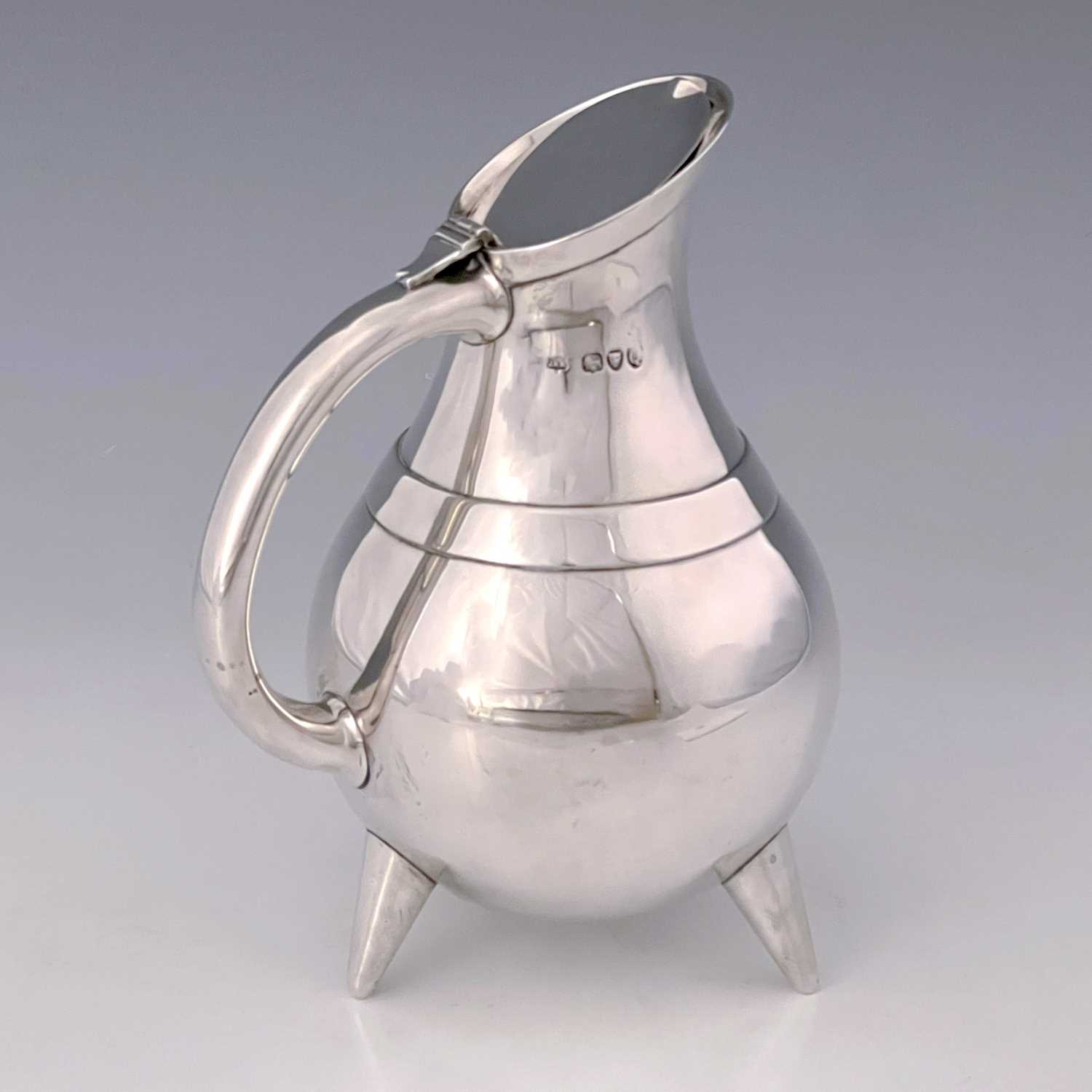 Christopher Dresser (attributed), an Aesthetic Movement silver claret jug, Mappin and Webb, London - Image 3 of 7