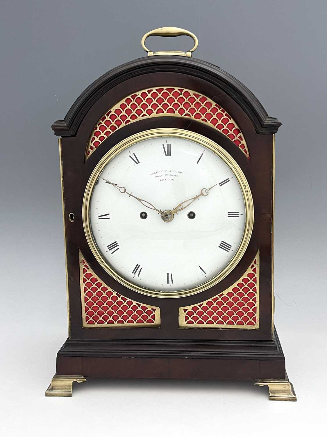 Ellicott & Company, Royal Exchange, London, a Regency mahogany bracket clock, arched case with brass - Bild 2 aus 7