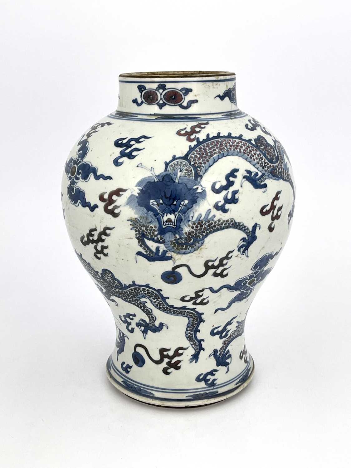 A Chinese vase, Kangxi period, 1662-1722, of baluster form, boldly decorated in underglaze blue - Image 2 of 5