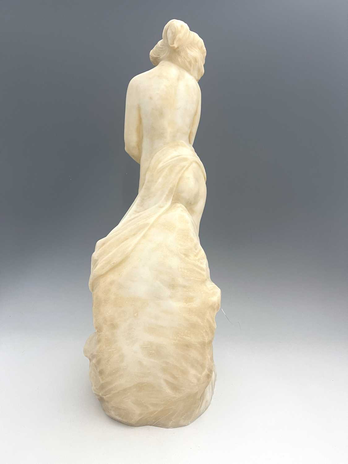 Italian School, late 19th Century, a marble sculpture of a classically draped female nude, - Bild 4 aus 4