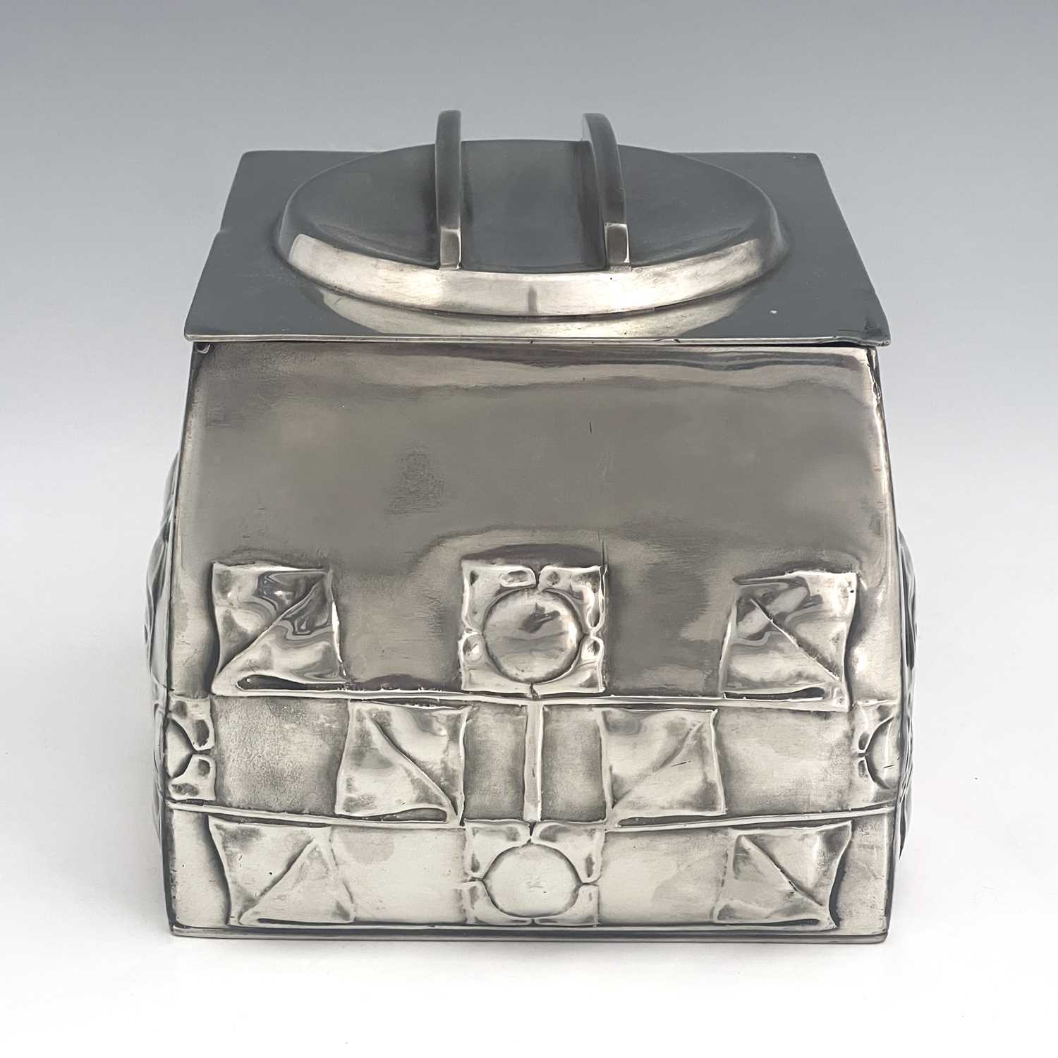 Archibald Knox for Liberty and Co., a large Tudric Arts and Crafts pewter biscuit barrel, model - Image 3 of 6