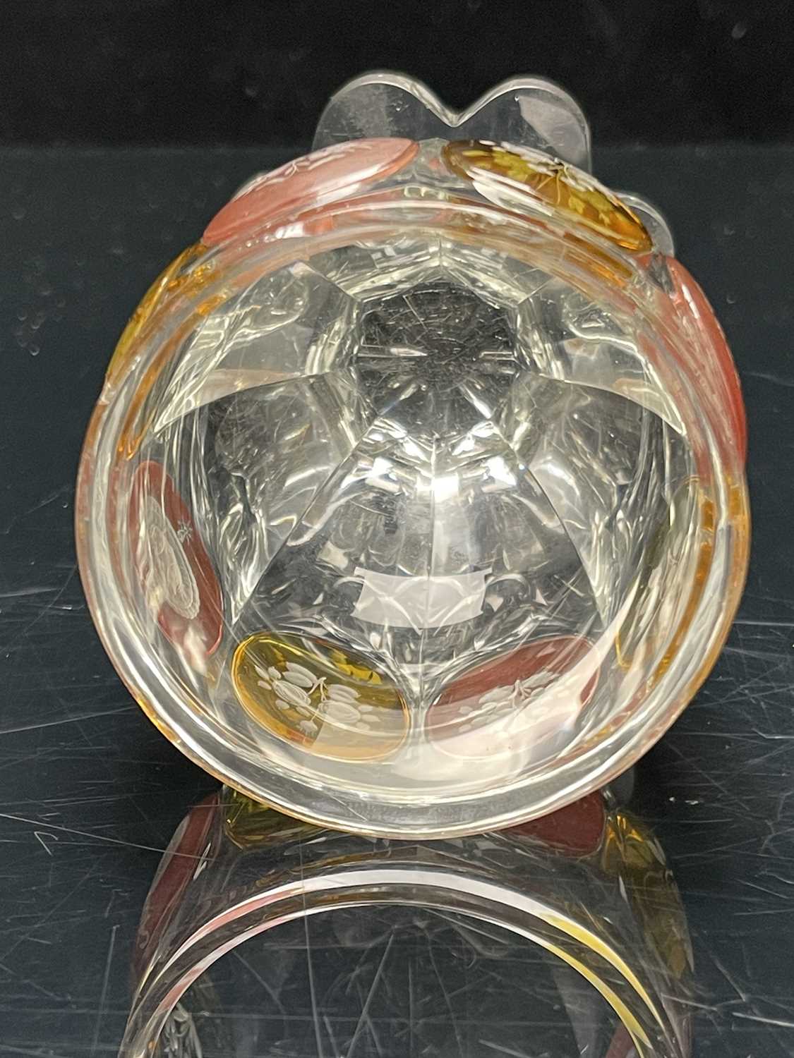 A Bohemian heraldic cameo glass vase, circa 1835, heavy slice cut chalice form with petal base, - Bild 5 aus 8