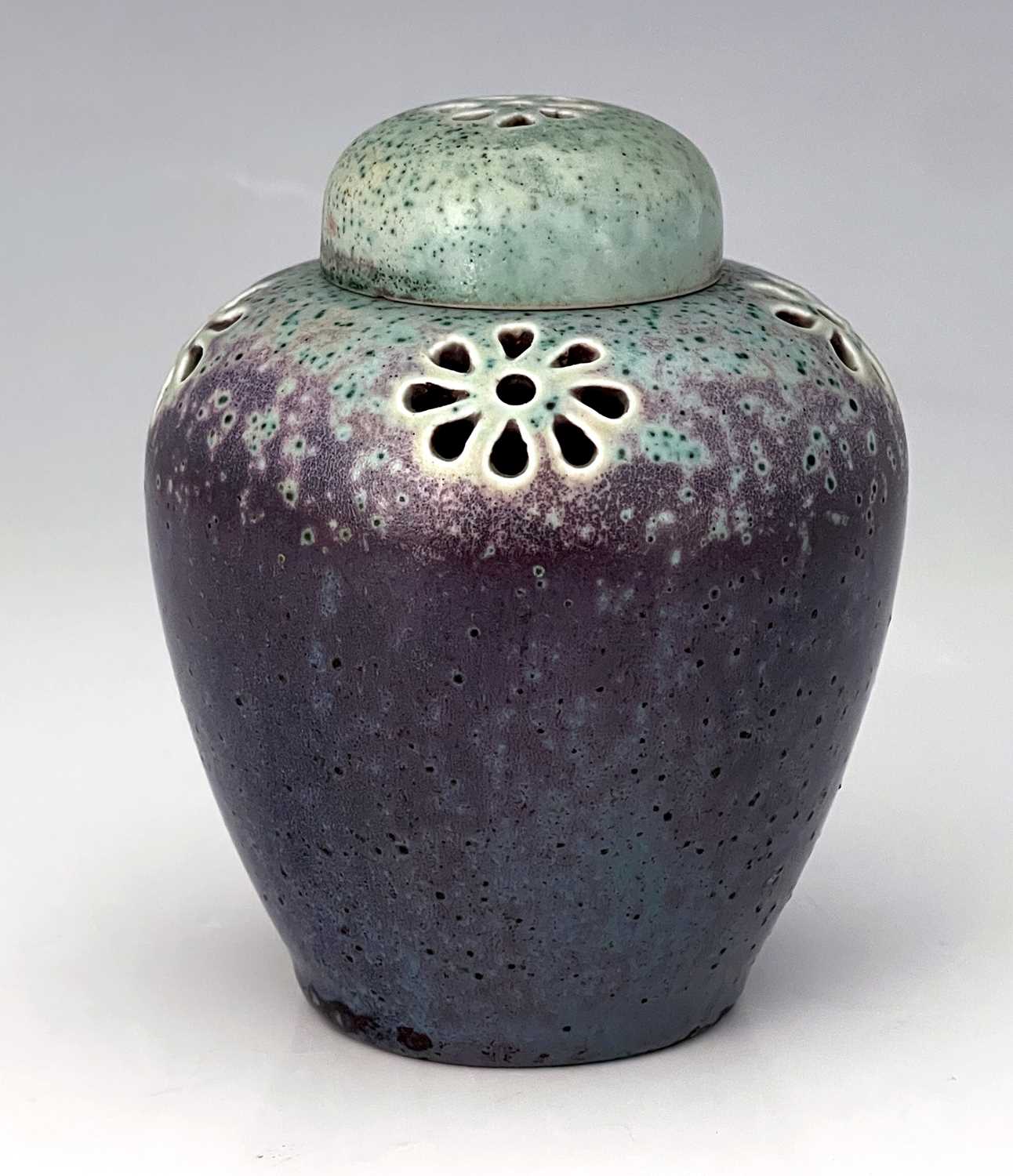 Ruskin Pottery, a small High Fired reticulated ginger jar and cover, circa 1905, pierced with six - Bild 3 aus 6