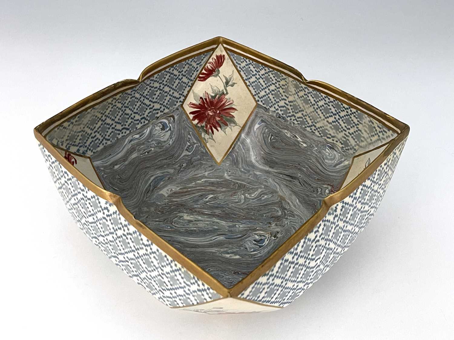 A Doulton and Rix Marqueterie ware bowl, square rim with diamond panel corners painted with - Bild 4 aus 8