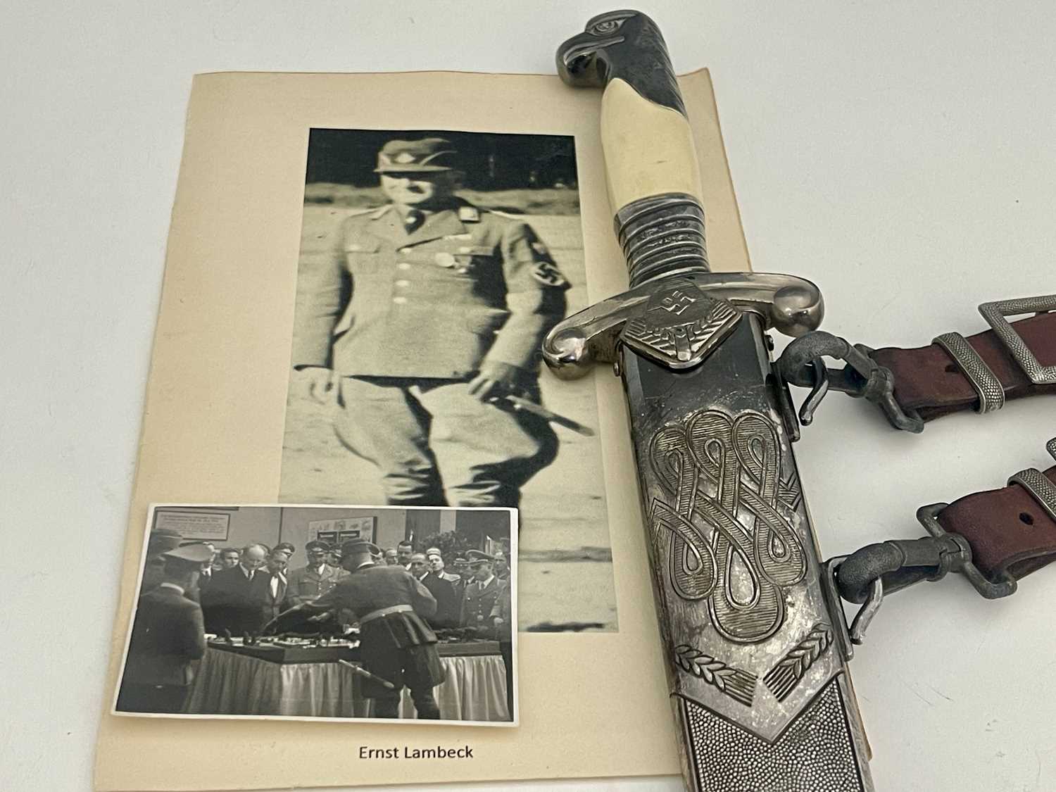 A German Third Reich RAD officer's presentation dagger, awarded to Ernst Lambeck, eagle head hilt - Image 3 of 10
