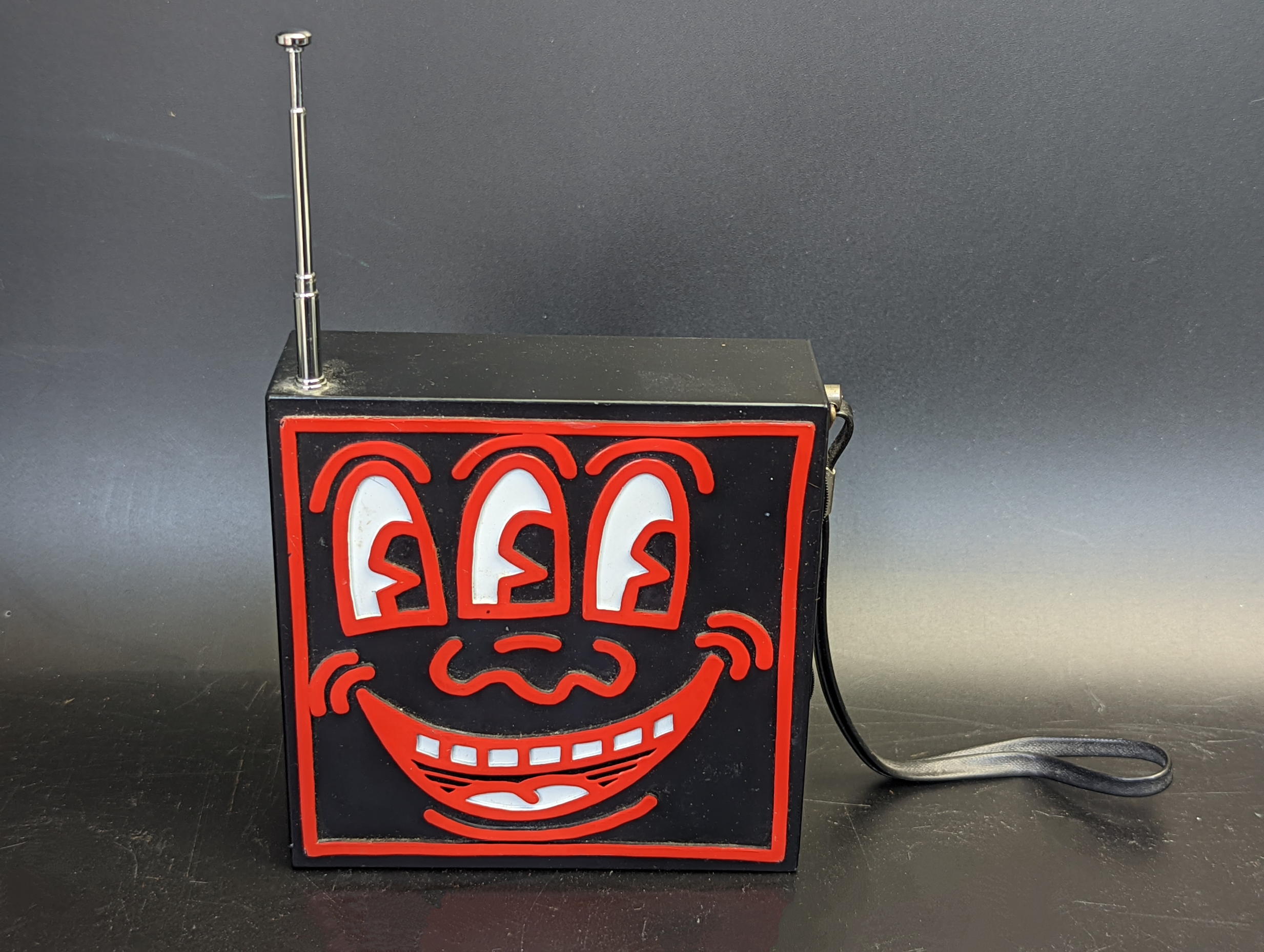 Keith Haring, Pop Shop - AM/FM Radio, red version, 1985, 10cm x 10cm