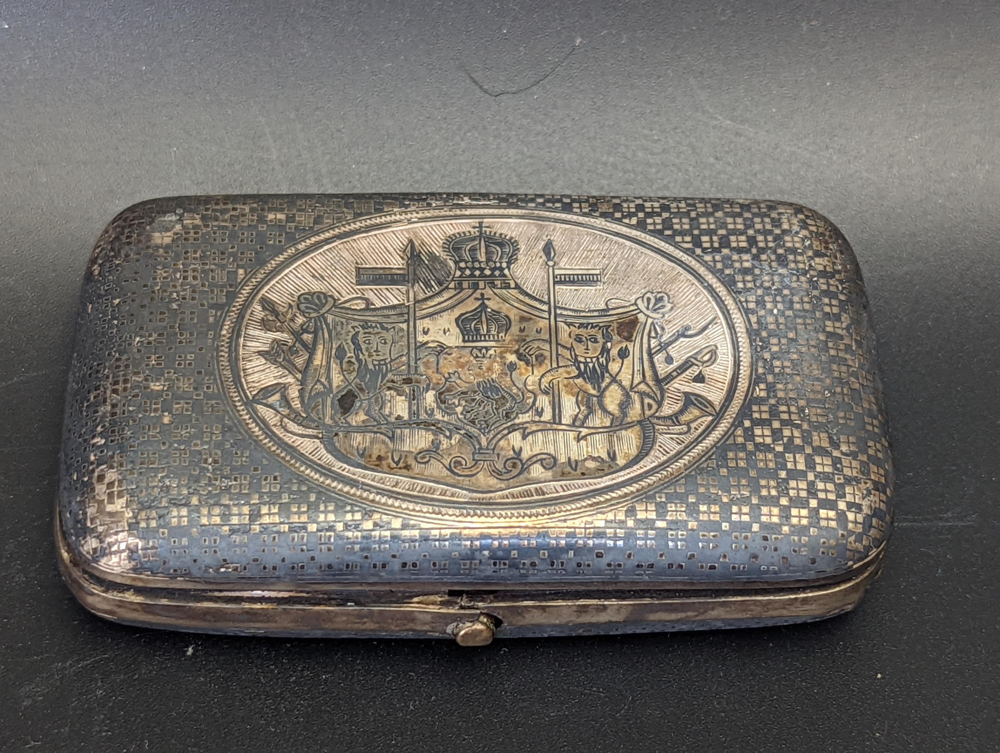A 19th century Russian niello silver box, L.8.5cm