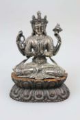 Avalokitesvara- Chenrezig, vierarmige Gottheit, Silber, wohl 19. Jh.