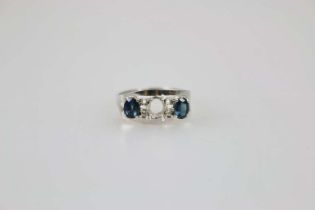 14K Ring mit blauen Farbsteinen