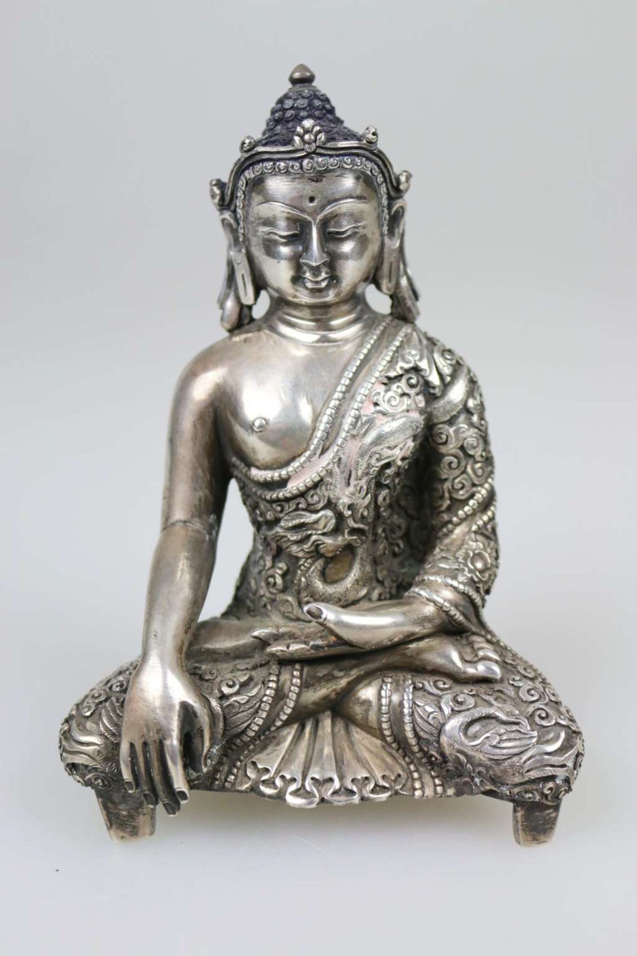 Buddha, Silber, wohl 19. Jh., Nepal.