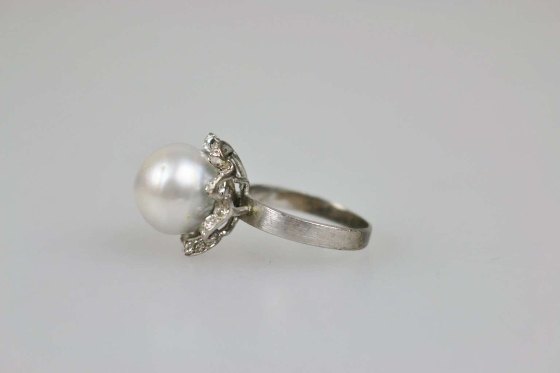 Ring mit Perle und Diamanten - Bild 2 aus 3