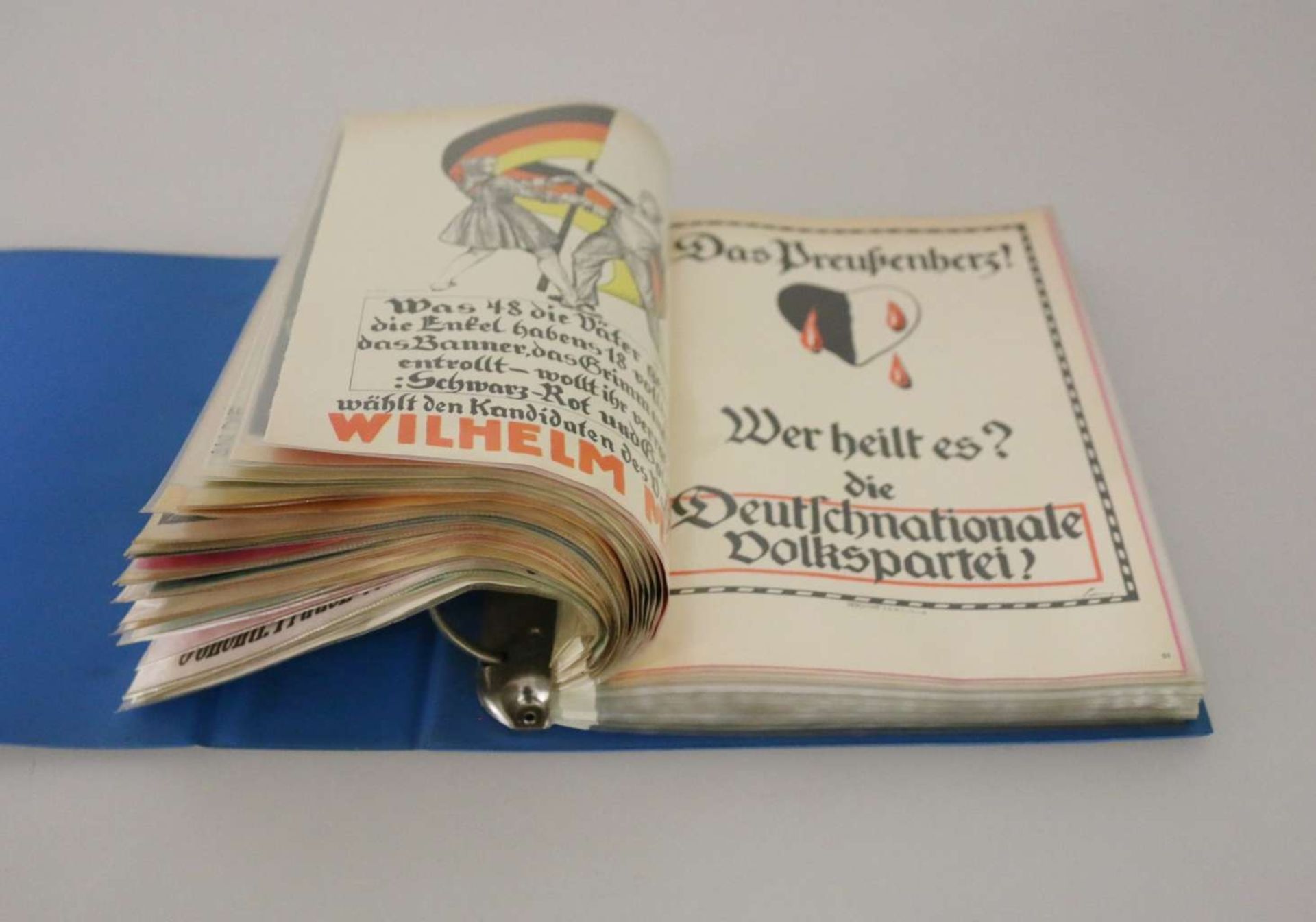 Ordner mit ca. 150 Propaganda Blättern