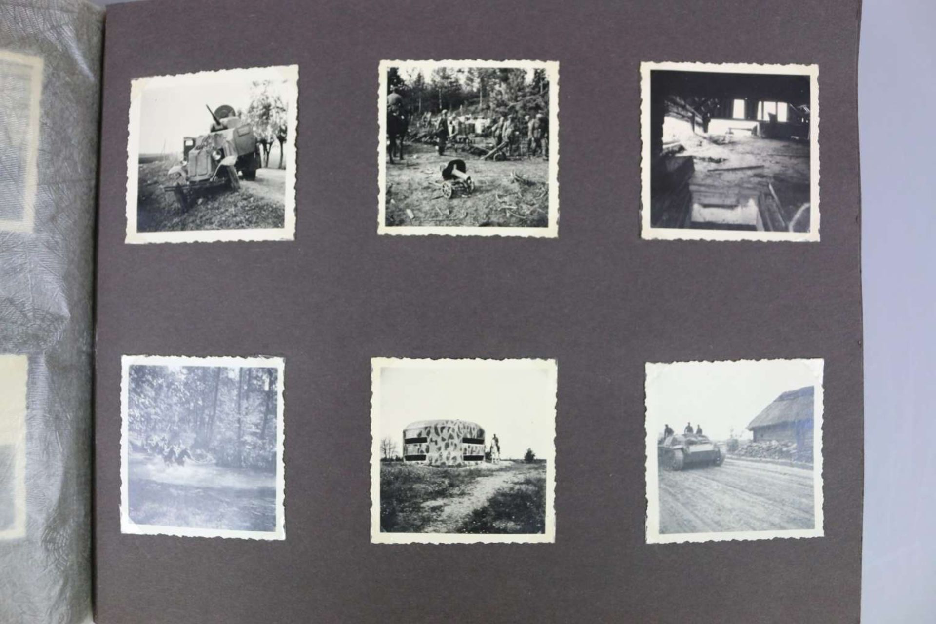 Wehrmacht, Fotoalbum mit aufgelegtem Stahlhelm, 377 Fotos - Image 5 of 7