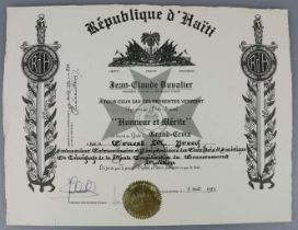 Autograph Jean-Claude Duvalier, Verleihungsurkunde zum Großkreuz des Orden Honneur et Mérite