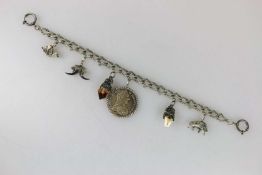 Charivari mit 5 Anhängern und einer Münze, Jagdschmuck, 835er Silber, Federringe 925er Silber.