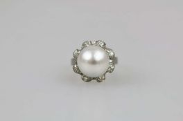 Ring mit Perle und Diamanten