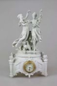 Kaminuhr, Sevrès, Biskuitporzellan, Uhrwerk fehlt