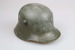Erster Weltkrieg, Stahlhelm M 16 Glocke