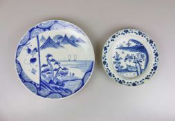 Zwei antike Teller, China, Weißporzellan mit Blaumalerei, ungem.
