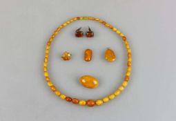 Konvolut Bernstein Schmuck, 7 Teile