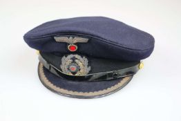 Kriegsmarine, dunkelblaue Schirmmütze, Ritterkreuzträger und U-Boot Kommandant Walter Kaeding