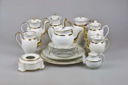 Restservice, 17 Teile, Weißporzellan mit Goldrand