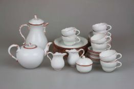 Meissen, Kaffee- bzw. Teeservice für 8 Pers., Koralle